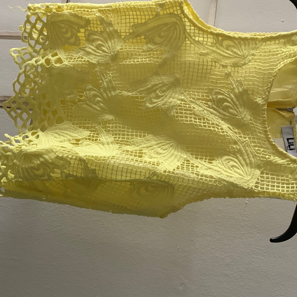Lili Privé yellow lace blouse